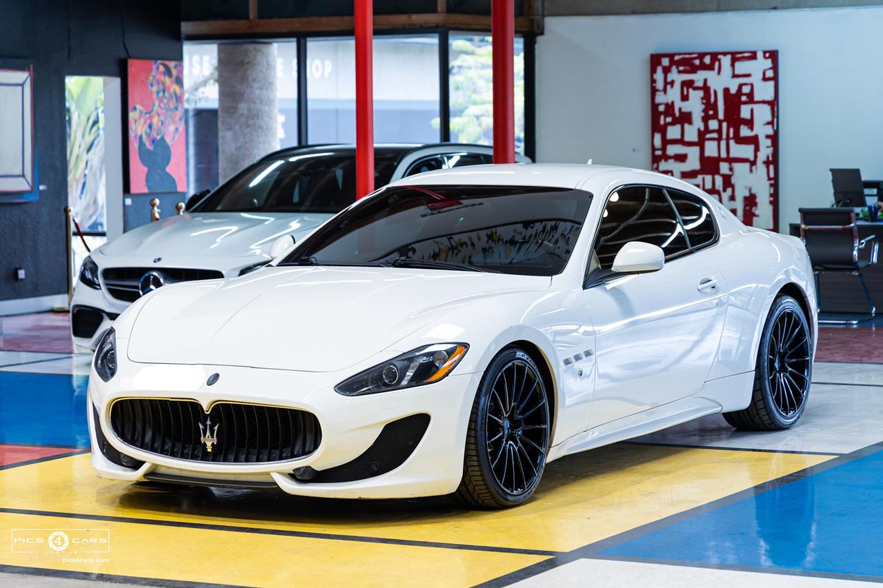  2015 Maserati GranTurismo Sport Car