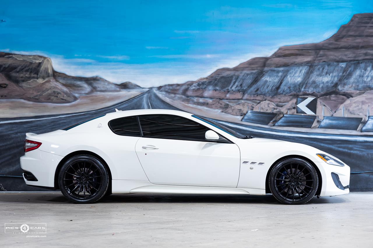  2015 Maserati GranTurismo Sport Car